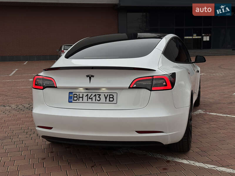 Седан Tesla Model 3 2022 в Одессе
