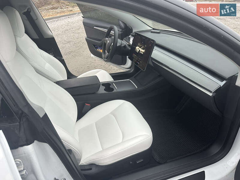 Седан Tesla Model 3 2022 в Киеве