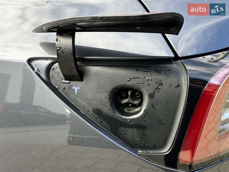 Седан Tesla Model 3 2022 в Львове