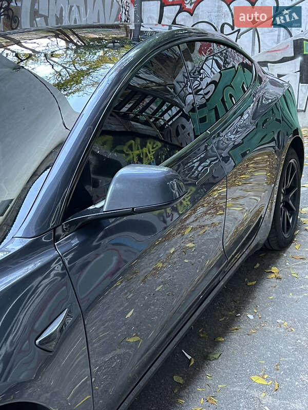 Седан Tesla Model 3 2019 в Одесі