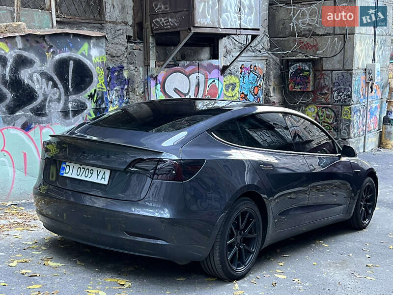 Седан Tesla Model 3 2019 в Одесі