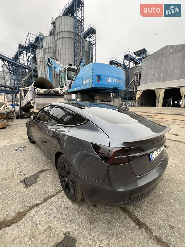 Седан Tesla Model 3 2019 в Одесі