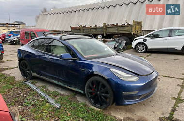 Седан Tesla Model 3 2020 в Стрые