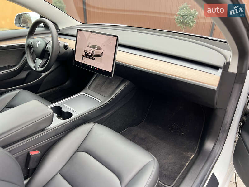 Седан Tesla Model 3 2022 в Львове фото 16 Седан Tesla Model 3 2022 в Львове