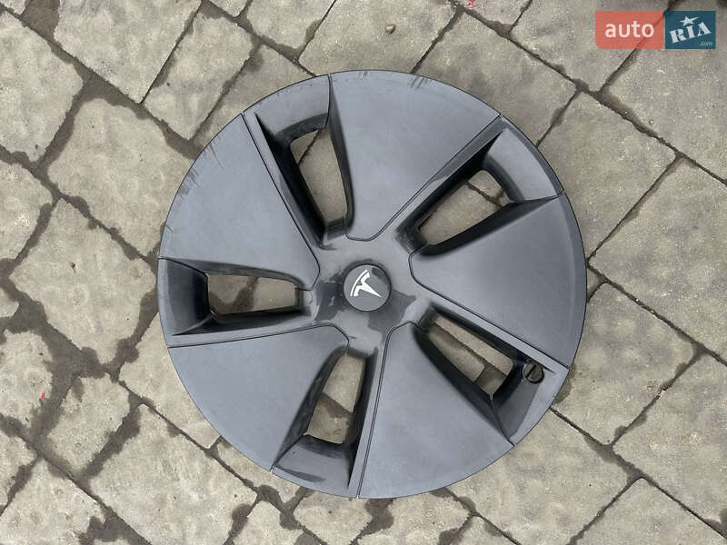 Седан Tesla Model 3 2021 в Львові