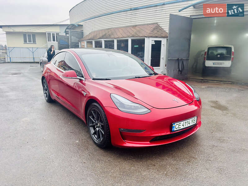 Седан Tesla Model 3 2019 в Черновцах