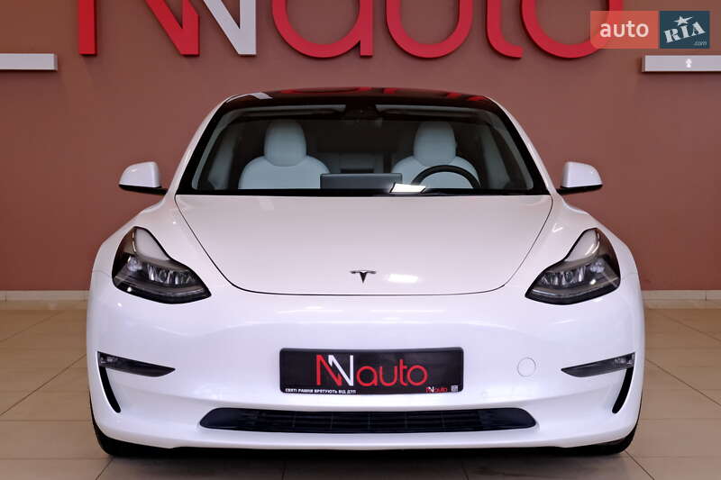 Седан Tesla Model 3 2022 в Одессе