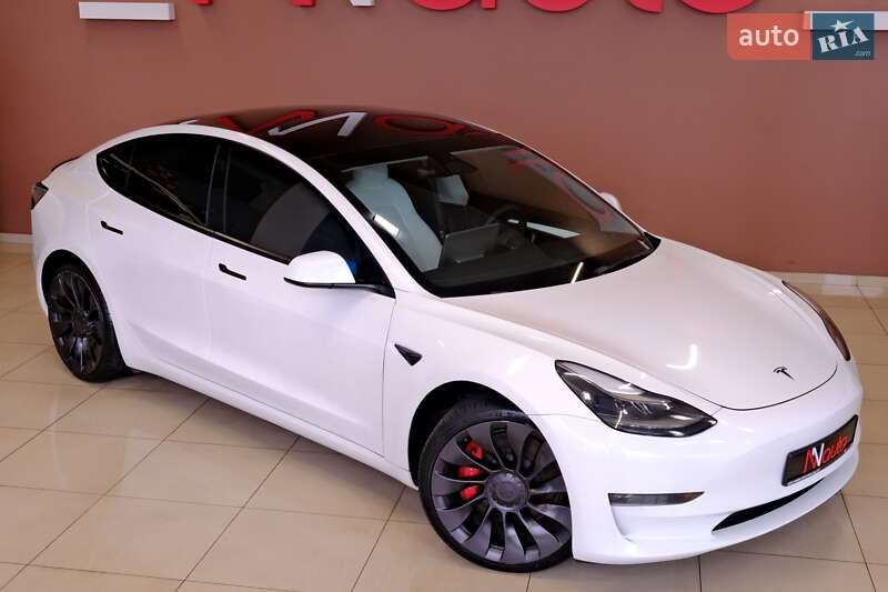 Седан Tesla Model 3 2022 в Одессе