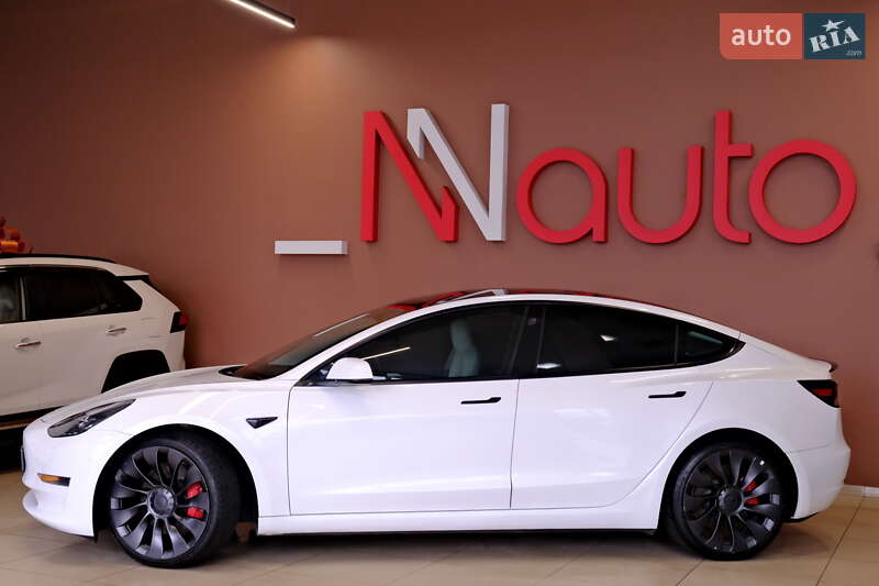 Седан Tesla Model 3 2022 в Одессе