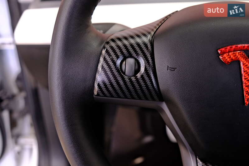 Седан Tesla Model 3 2022 в Одессе