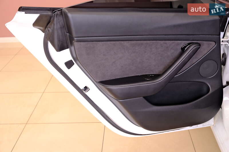 Седан Tesla Model 3 2022 в Одессе