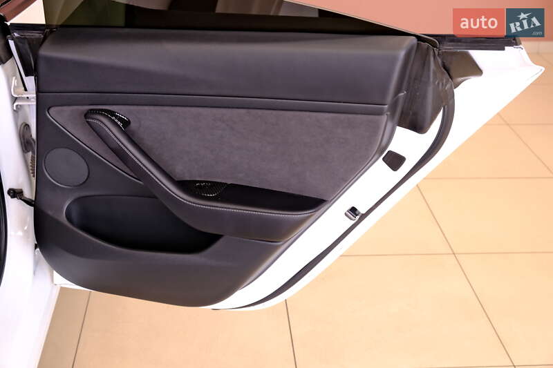 Седан Tesla Model 3 2022 в Одессе