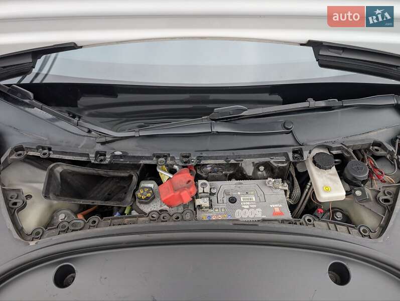 Седан Tesla Model 3 2022 в Киеве