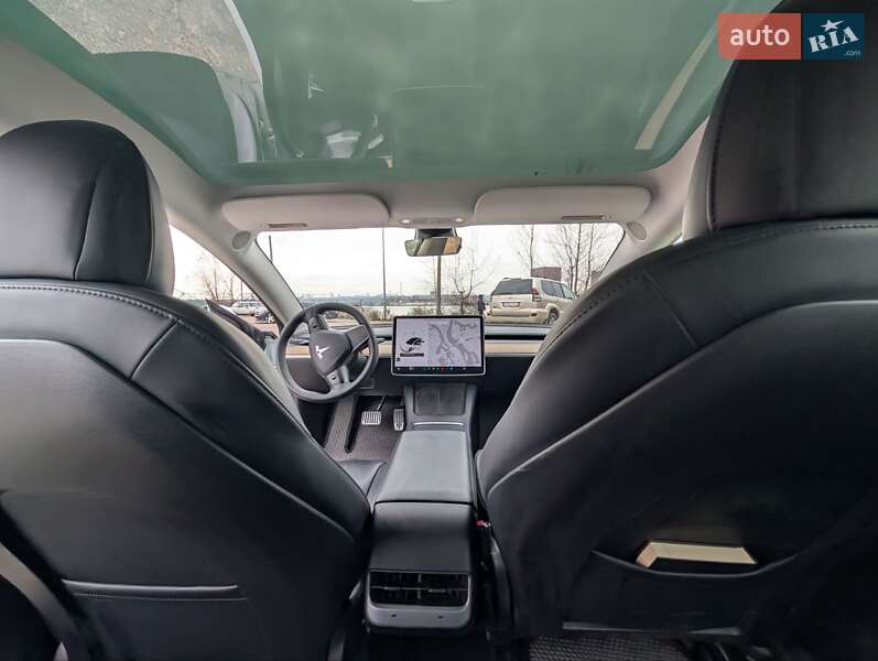 Седан Tesla Model 3 2022 в Киеве