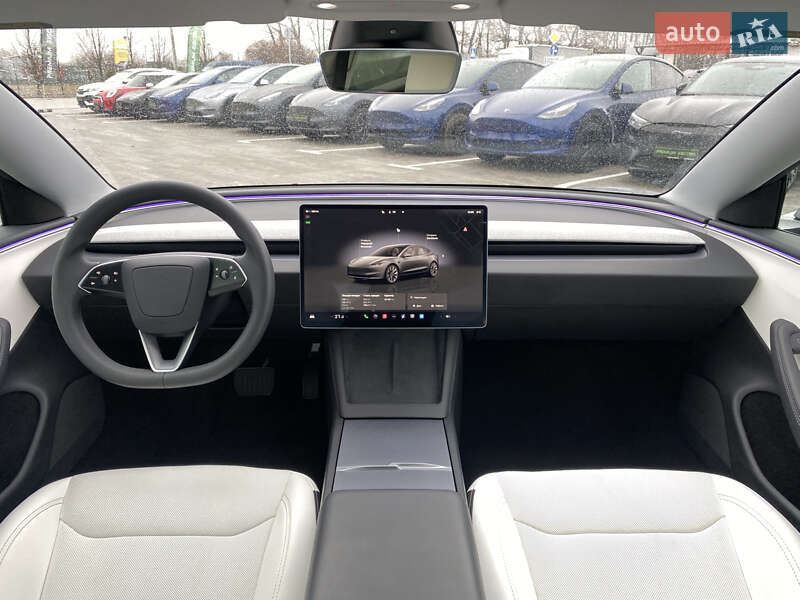 Седан Tesla Model 3 2024 в Киеве