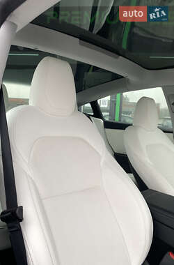 Седан Tesla Model 3 2024 в Киеве