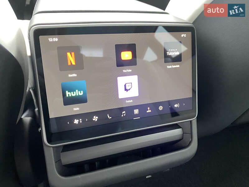 Седан Tesla Model 3 2024 в Киеве