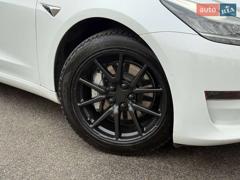 Седан Tesla Model 3 2020 в Днепре