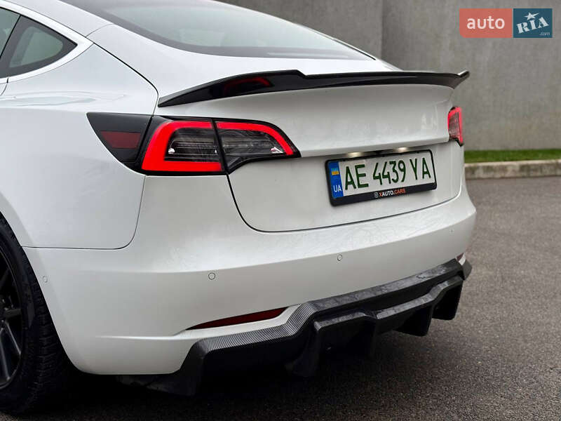 Седан Tesla Model 3 2020 в Днепре