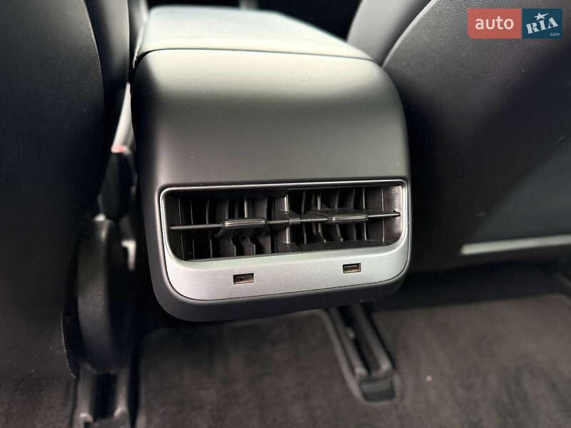 Седан Tesla Model 3 2020 в Днепре