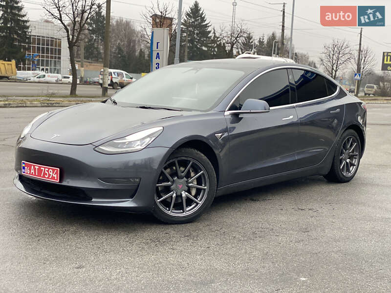 Tesla Model 3 2020