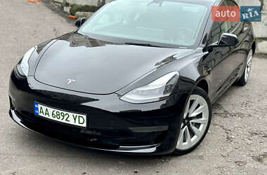 Седан Tesla Model 3 2022 в Киеве