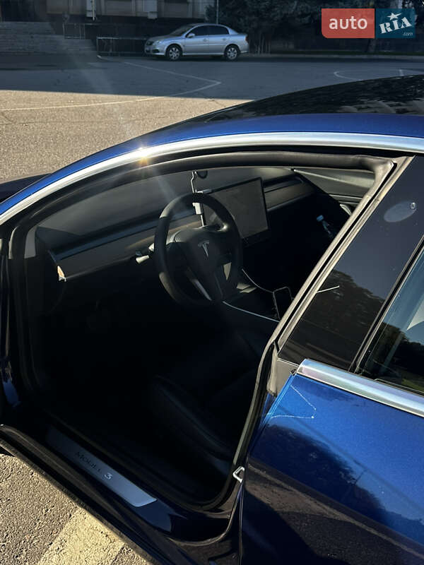 Седан Tesla Model 3 2020 в Киеве фото 5 Седан Tesla Model 3 2020 в Киеве