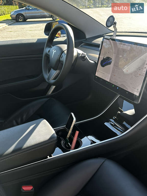 Седан Tesla Model 3 2020 в Киеве фото 4 Седан Tesla Model 3 2020 в Киеве