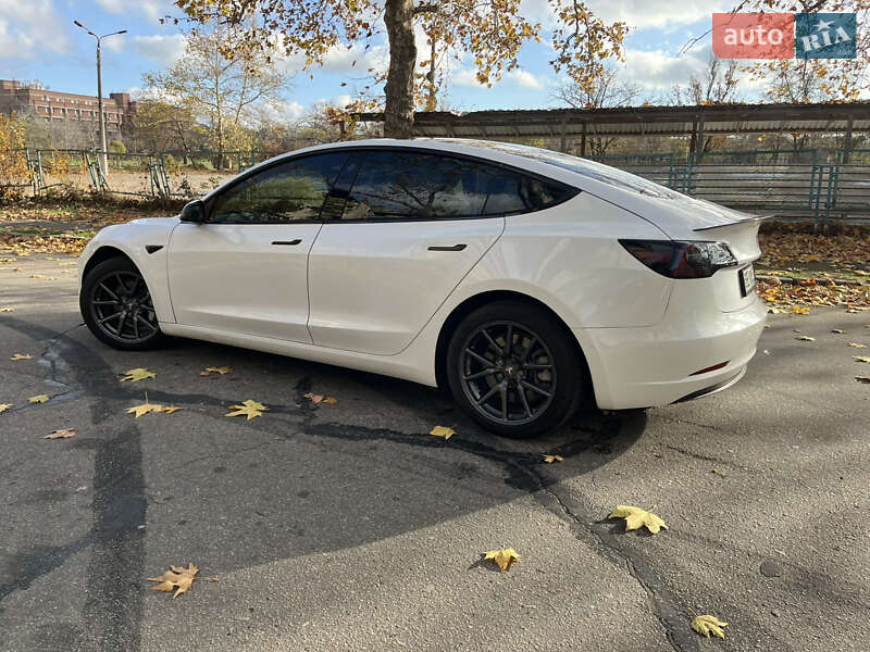 Седан Tesla Model 3 2020 в Миколаєві