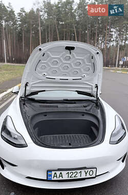 Седан Tesla Model 3 2021 в Ирпене