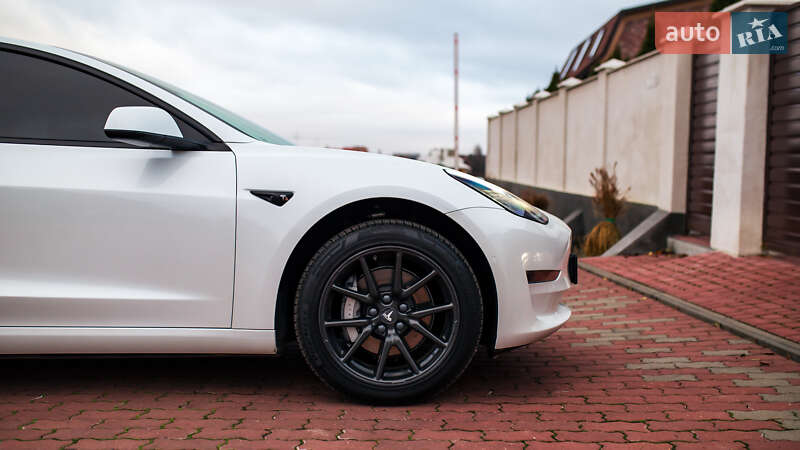 Седан Tesla Model 3 2019 в Черновцах фото 10 Седан Tesla Model 3 2019 в Черновцах