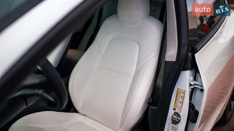 Седан Tesla Model 3 2019 в Черновцах фото 56 Седан Tesla Model 3 2019 в Черновцах