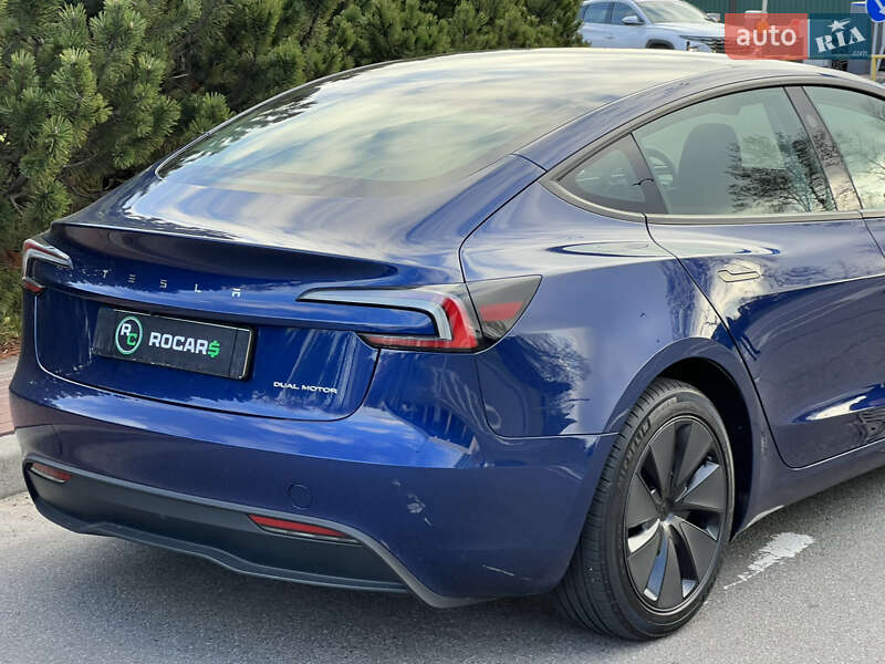 Седан Tesla Model 3 2024 в Киеве