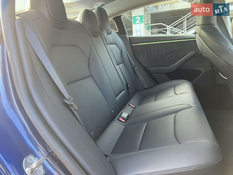 Седан Tesla Model 3 2024 в Киеве