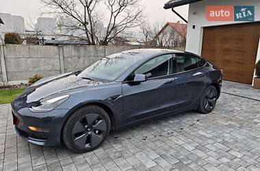 Седан Tesla Model 3 2023 в Львові