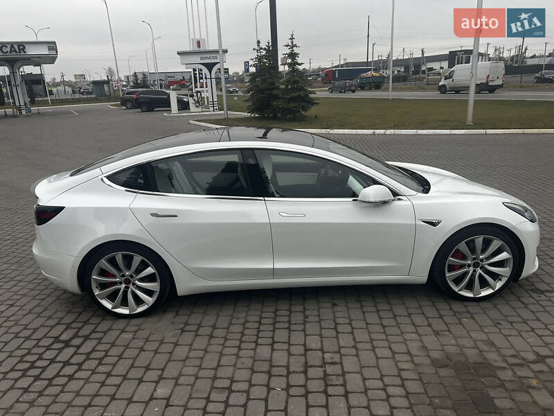 Седан Tesla Model 3 2018 в Львове фото 16 Седан Tesla Model 3 2018 в Львове