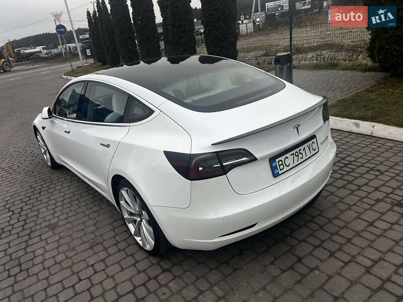 Седан Tesla Model 3 2018 в Львове фото 22 Седан Tesla Model 3 2018 в Львове