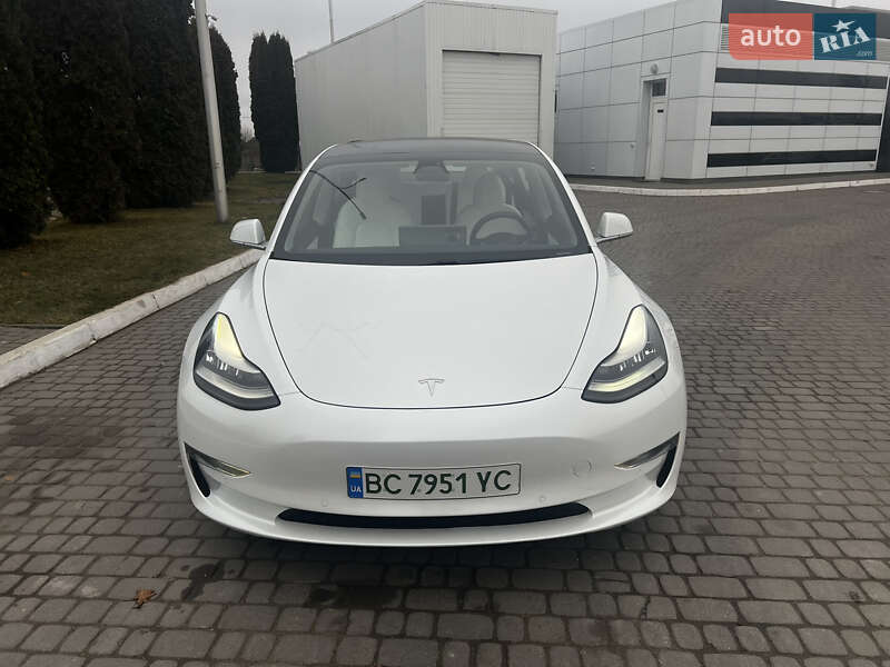 Седан Tesla Model 3 2018 в Львове фото 39 Седан Tesla Model 3 2018 в Львове