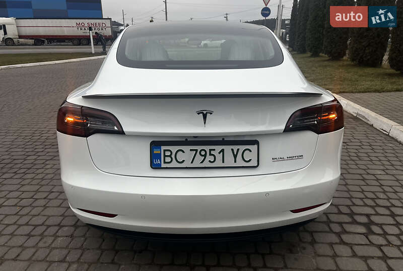 Седан Tesla Model 3 2018 в Львове фото 42 Седан Tesla Model 3 2018 в Львове