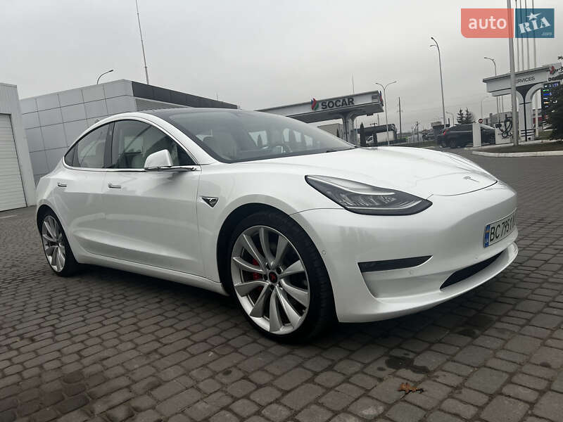 Седан Tesla Model 3 2018 в Львове фото 11 Седан Tesla Model 3 2018 в Львове