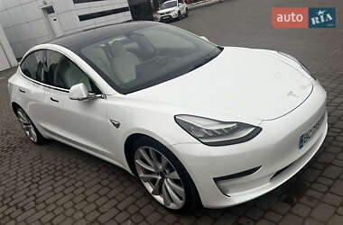 Седан Tesla Model 3 2018 в Львове