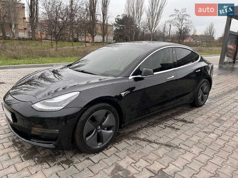Tesla Model 3 2019