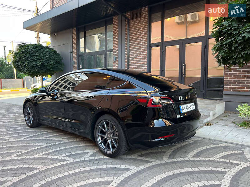 Седан Tesla Model 3 2021 в Ирпене