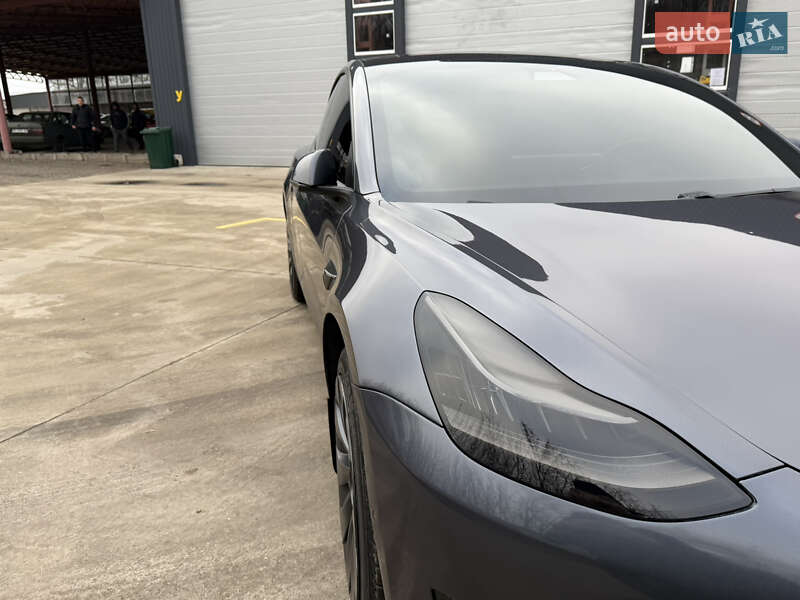 Седан Tesla Model 3 2018 в Золотоноше