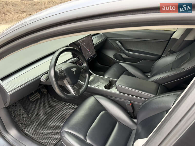 Седан Tesla Model 3 2018 в Золотоноше