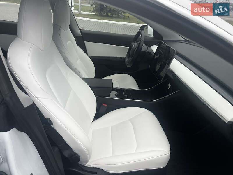 Седан Tesla Model 3 2018 в Львове фото 70 Седан Tesla Model 3 2018 в Львове