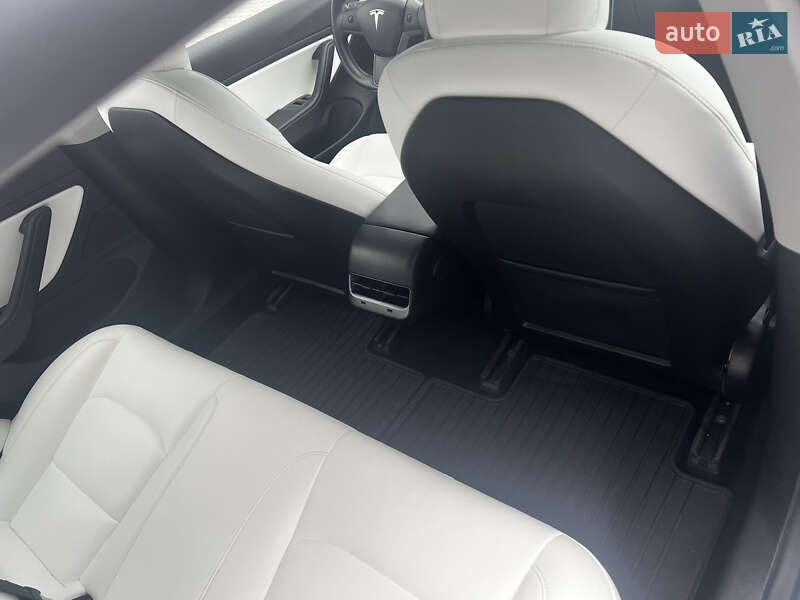 Седан Tesla Model 3 2018 в Львове фото 76 Седан Tesla Model 3 2018 в Львове