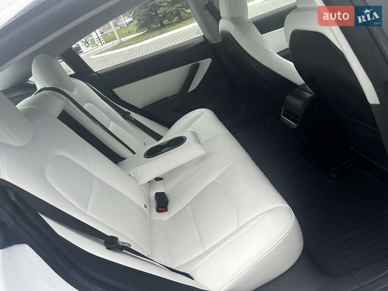 Седан Tesla Model 3 2018 в Львове фото 74 Седан Tesla Model 3 2018 в Львове