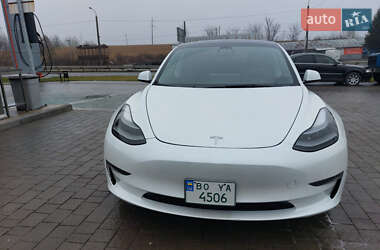 Седан Tesla Model 3 2023 в Тернополі