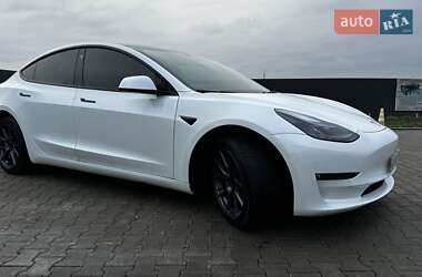 Седан Tesla Model 3 2022 в Кагарлыке